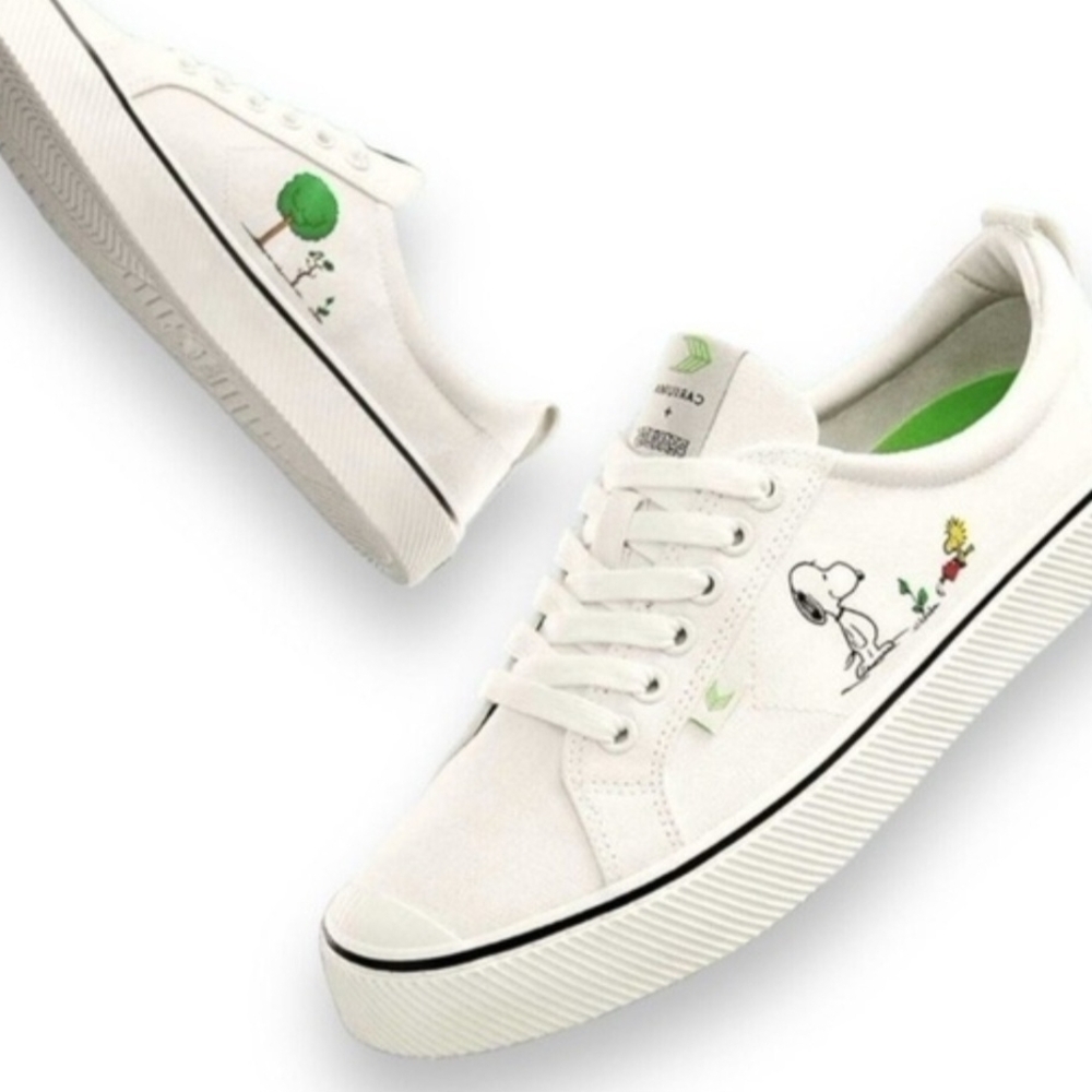 NIB White Snoopy Canvas Sneakers NEVER WORN